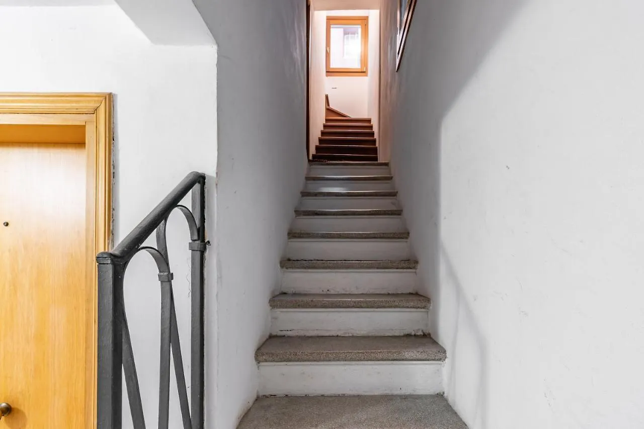 The Venice Red Door Apartment